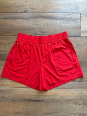 Athleta Wayfind Shorts Red Cardinal